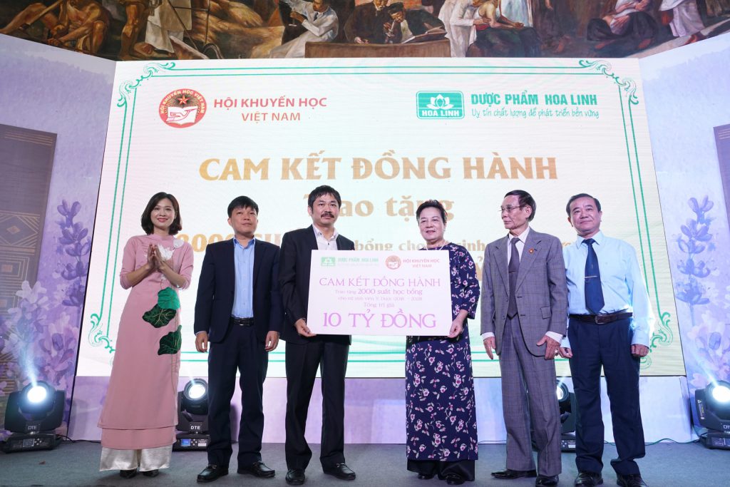 Dạ Hương cam kết tài trợ 10 tỷ đồng hỗ trợ nữ sinh Y Dược