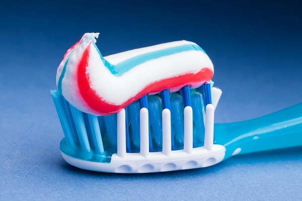 Có nên vệ sinh vùng kín bằng kem đánh răng không? 