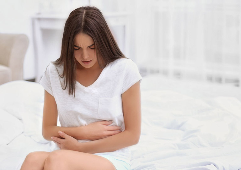 Đau bụng kinh là tình trạng phổ biến ở phụ nữ đang trong kỳ hành kinh