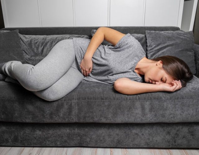 Đau bụng kinh là hiện tượng phổ biến thường xảy ra trước và trong kỳ kinh nguyệt